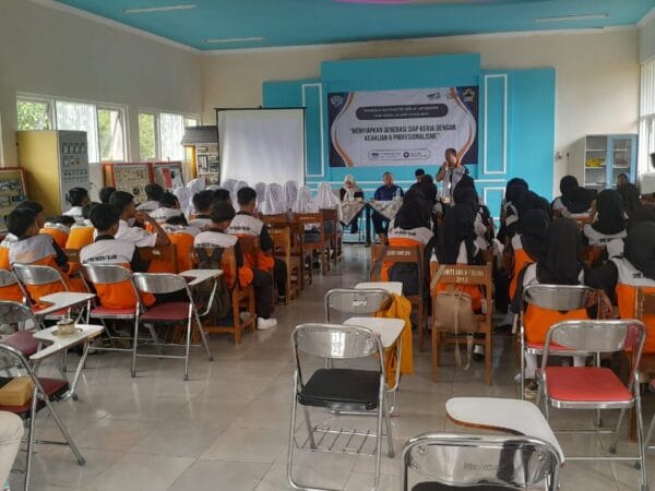 Pembekalan prakerin siswa kelas XII TITL
